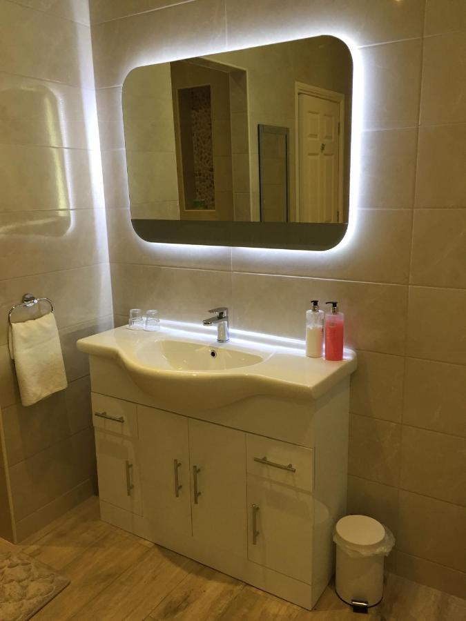 Mulberry Lodge Guest House Балихонъс Екстериор снимка