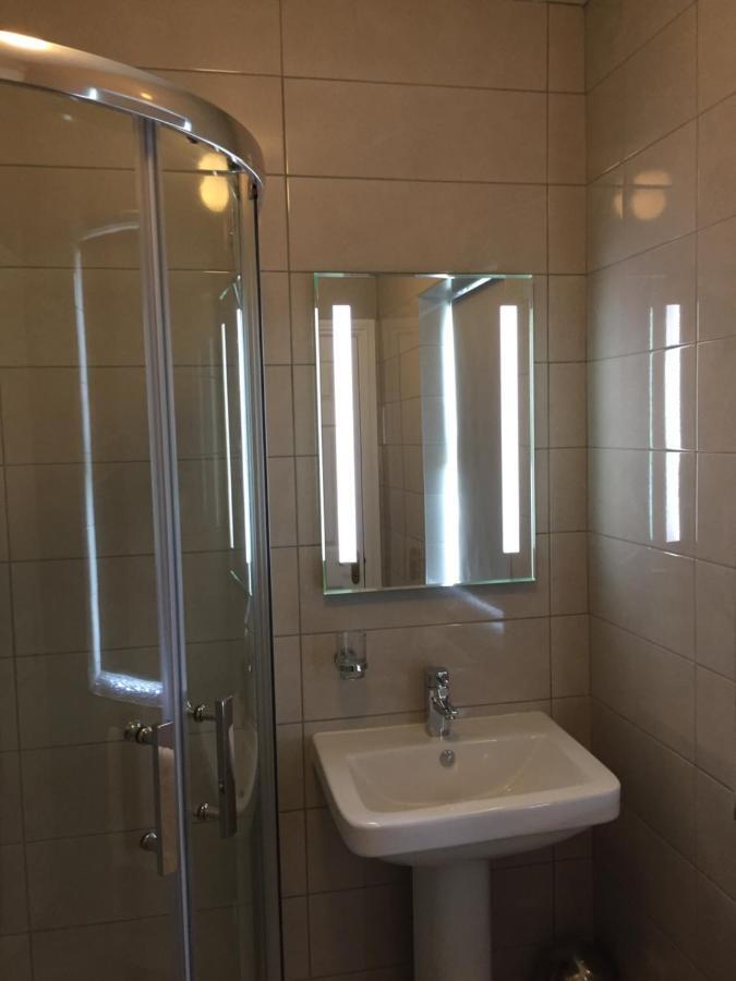 Mulberry Lodge Guest House Балихонъс Екстериор снимка